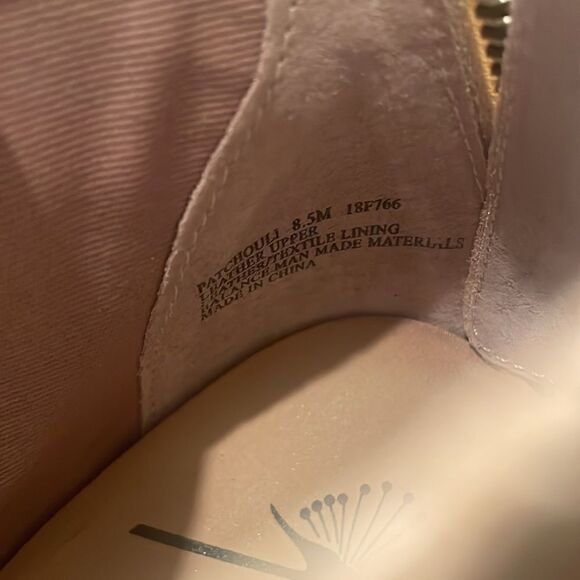 OTBT Patchouli Heeled Leather Sandal Cream - 8.5 - New in Box w/out top - Picture 11 of 12